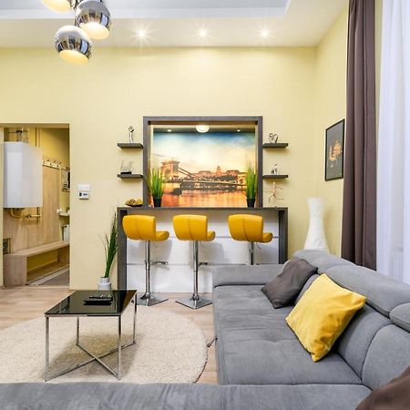 Downtown Deluxe-Two Bedroom Apartment With Sauna Budapest Kültér fotó