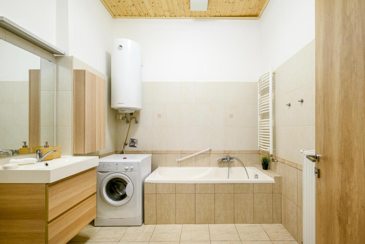 Downtown Deluxe-Two Bedroom Apartment With Sauna Budapest Kültér fotó